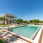 Arthur Villa